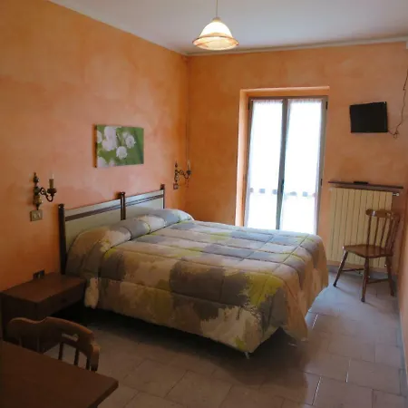 Tre Colombe Gaiola