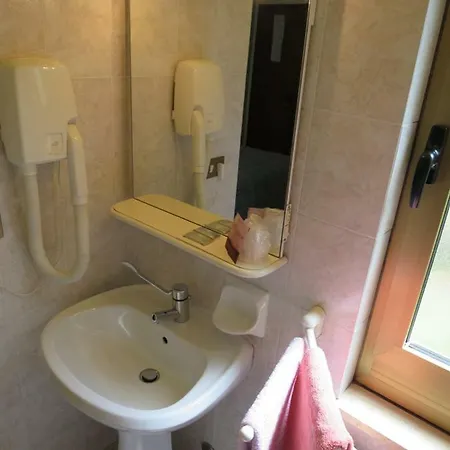 Tre Colombe Otel *